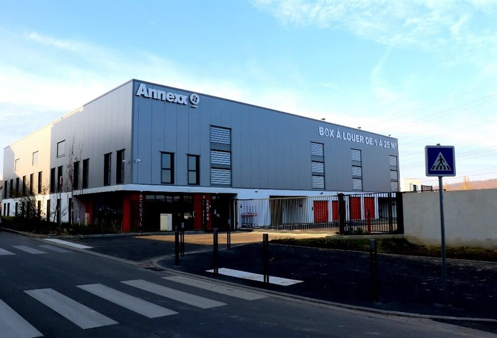 nouveau centre garde meuble à Igny