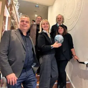 Photo de nos directeurs généraux, secrétaire générale et directrice communication et marketing lors de la remise du CISS award