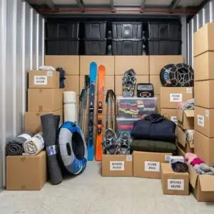 Box remplit d'affaires d'hiver