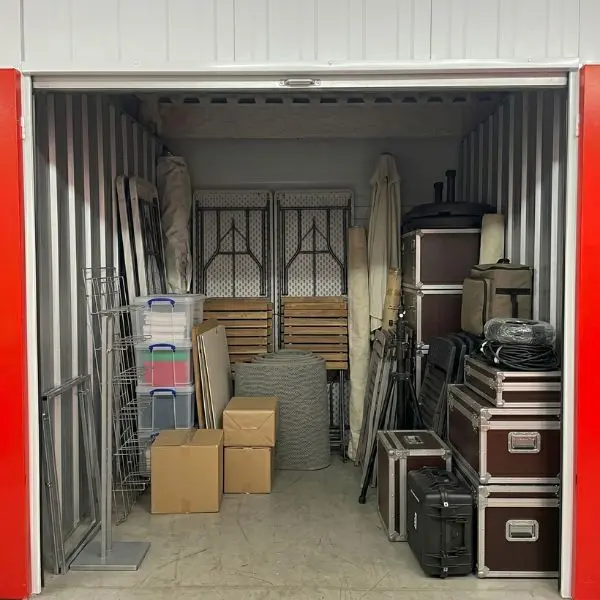 orga TPE PME box avec du matériel saisonnier de stocké