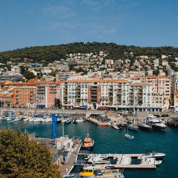 vivre a cannes ville de cannes vue de loin sur la côte
