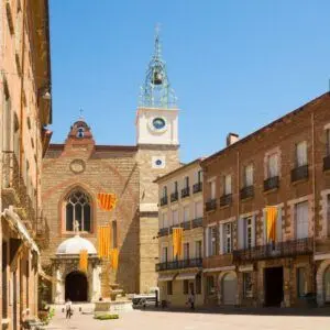 petite place dans le centre de perpignan
